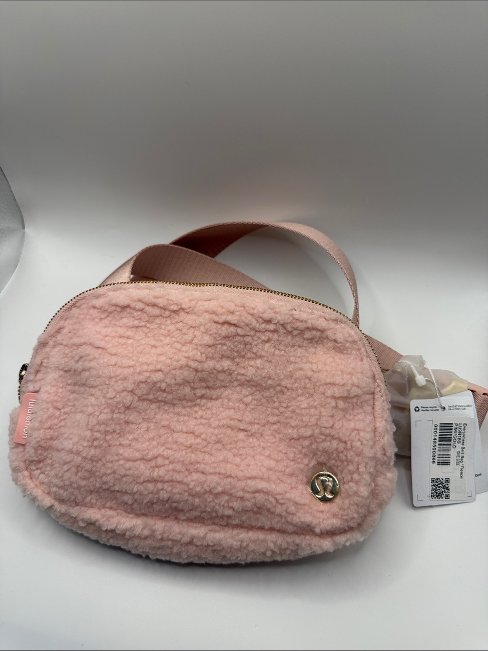 NWT Lululemon Everywhere Belt Bag Fleece 1L Pink Mist Gold